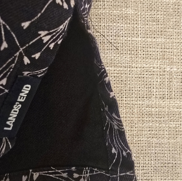 Land's End Medium Cotton Blend(?) Navy Short Sleeve Pockets Scrub Top - Picture 5 of 8